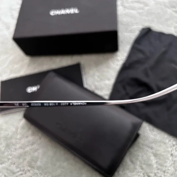 Chanel Black Round Sunglasses - Picture 5 of 9